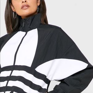 ❌SOLD❌Adidas large logo cropped jacket size L
